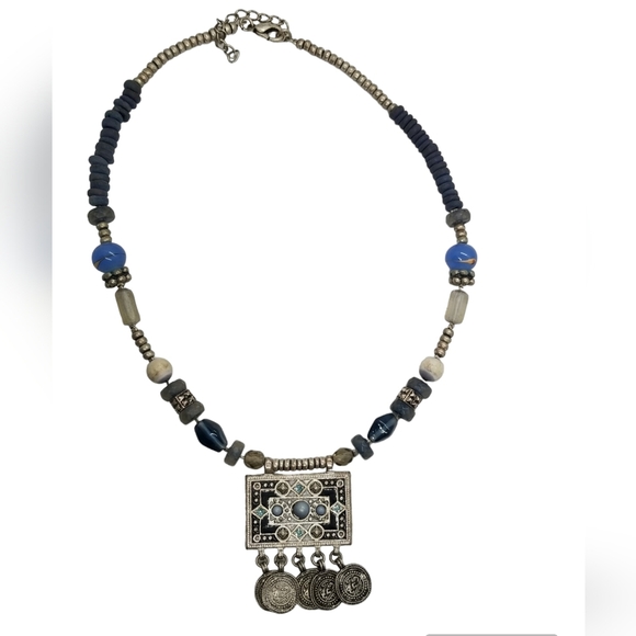 VINTAGE BOHO STYLE SILVERTONED NECKLACE WITH BLUE GLASS & STAINED WOOD BEADS - Picture 3 of 8